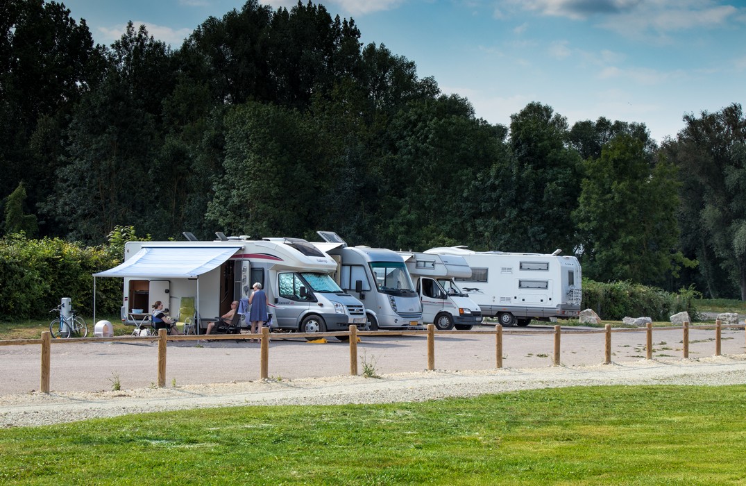 Aire Camping Car Park Ailly-sur-Noye  France Hauts-de-France Somme Ailly-sur-Noye 80250