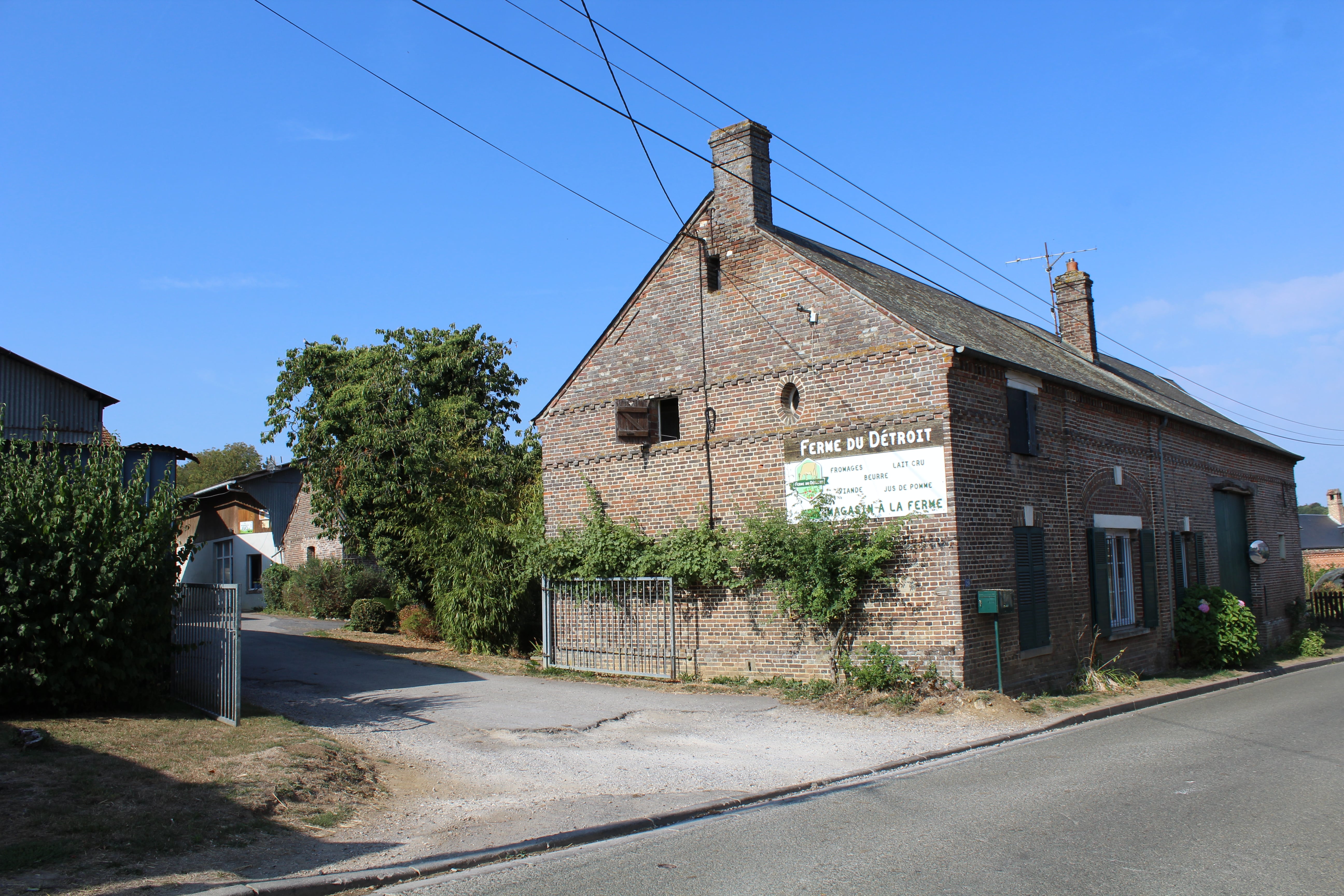 Aire de camping-cars de Pierrefitte en Beauvaisis, Pierrefitte-en-Beauvaisis - photo 2