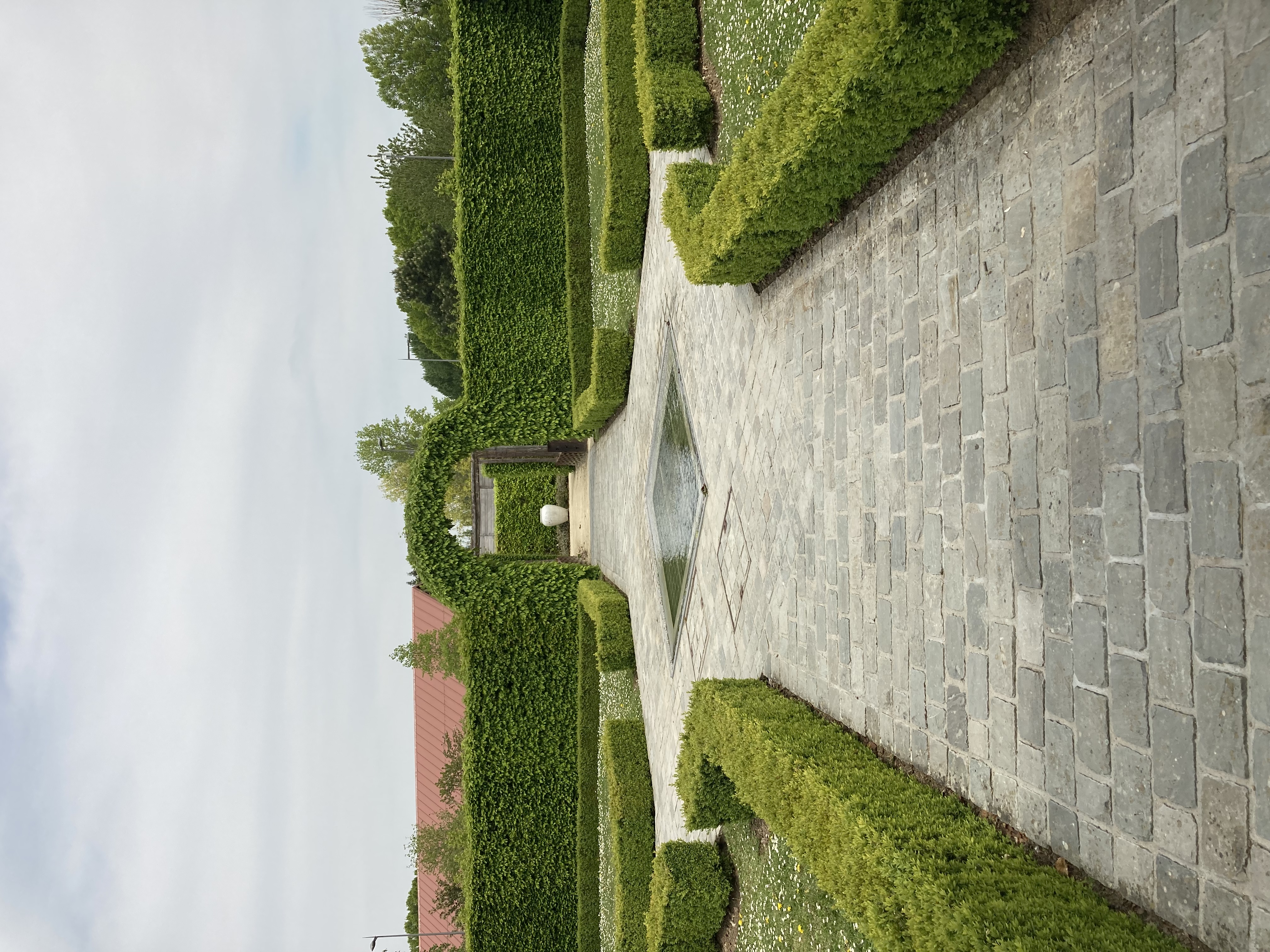 Jardin d'inspiration médiévale de la Maladrerie Saint-Lazare  France Hauts-de-France Oise Beauvais 60000
