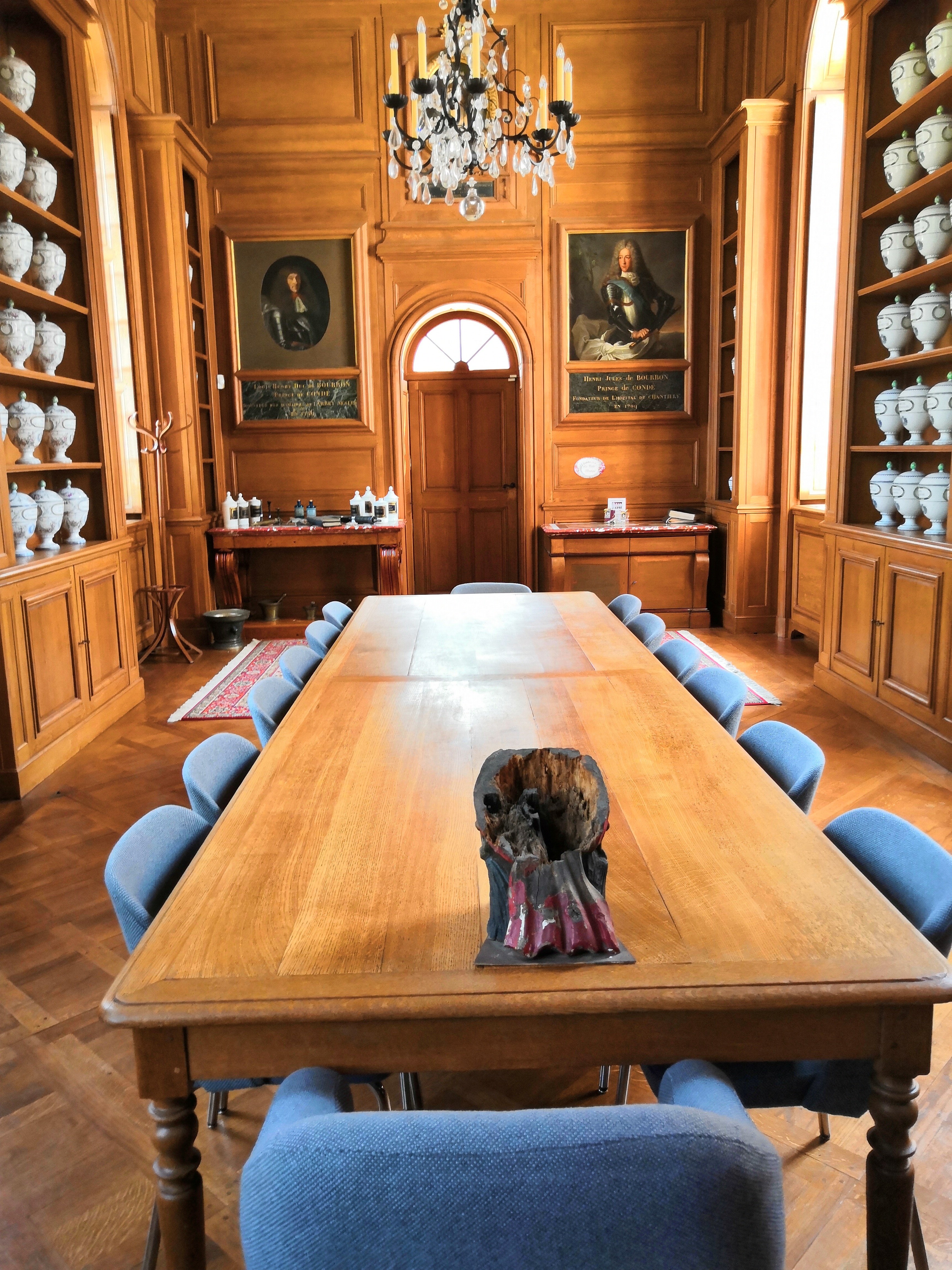 Pharmacie des Princes de Condé, Chantilly - photo 3