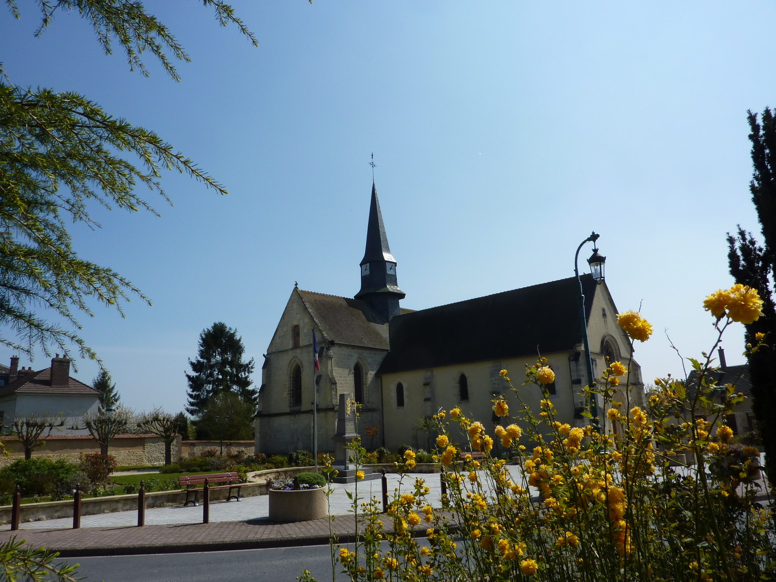 Eglise Notre-Dame de la Nativité  France Hauts-de-France Oise Villeneuve-les-Sablons 60175