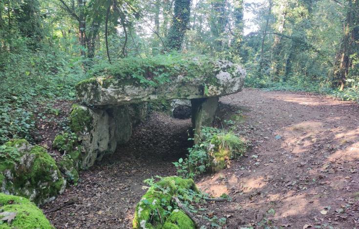 Villers et le Dolmen de la Pierre aux Fées