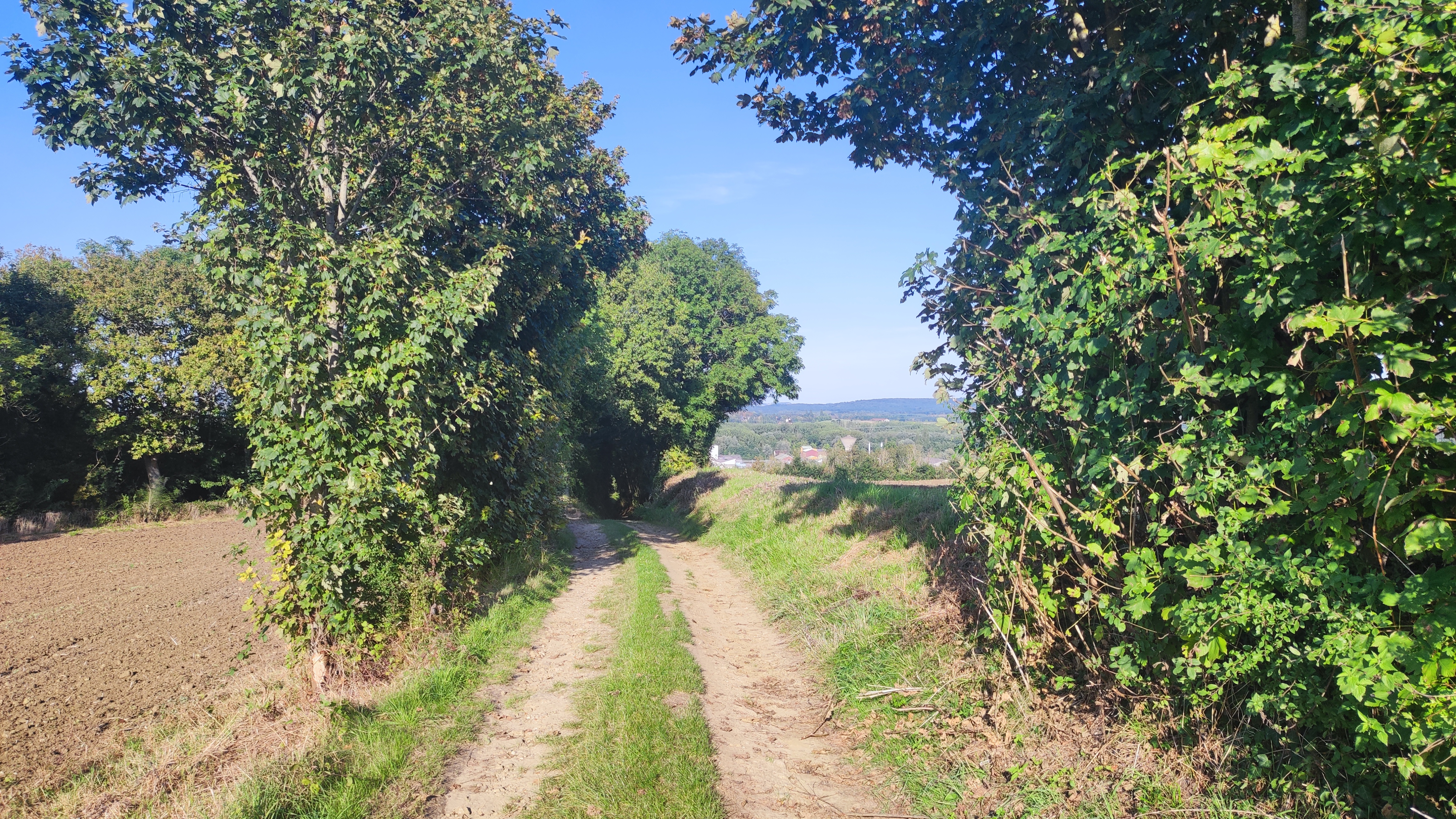 Villers et le Dolmen de la Pierre aux Fées, Villers-Saint-Sépulcre - photo 2