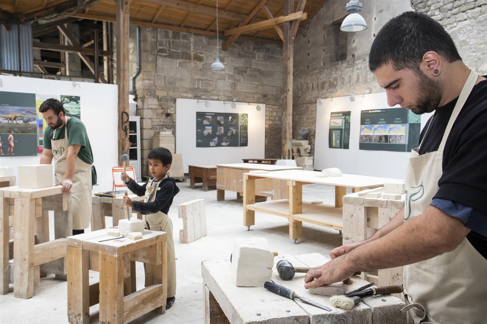 Atelier sculpture à la Maison de la Pierre à Saint-Maximin