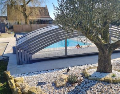 Piscine sous dome