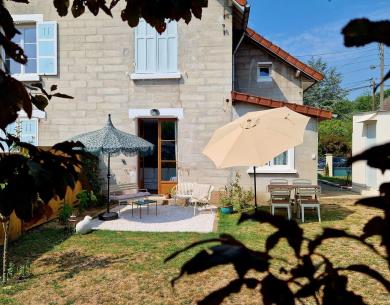 Chez Claire Senlis