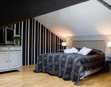 Le Quatorze_Booking