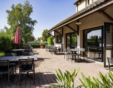 IBIS CREIL SUR OISE Terrasse