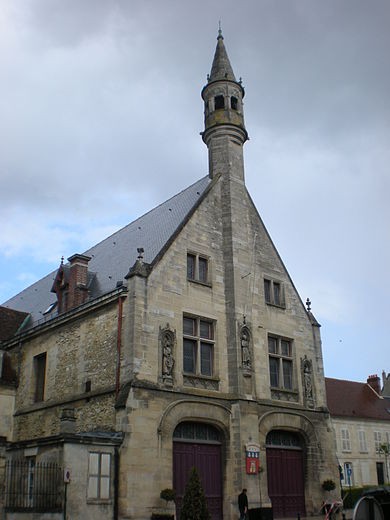 6657-hotel-de-ville-de-clermont--0