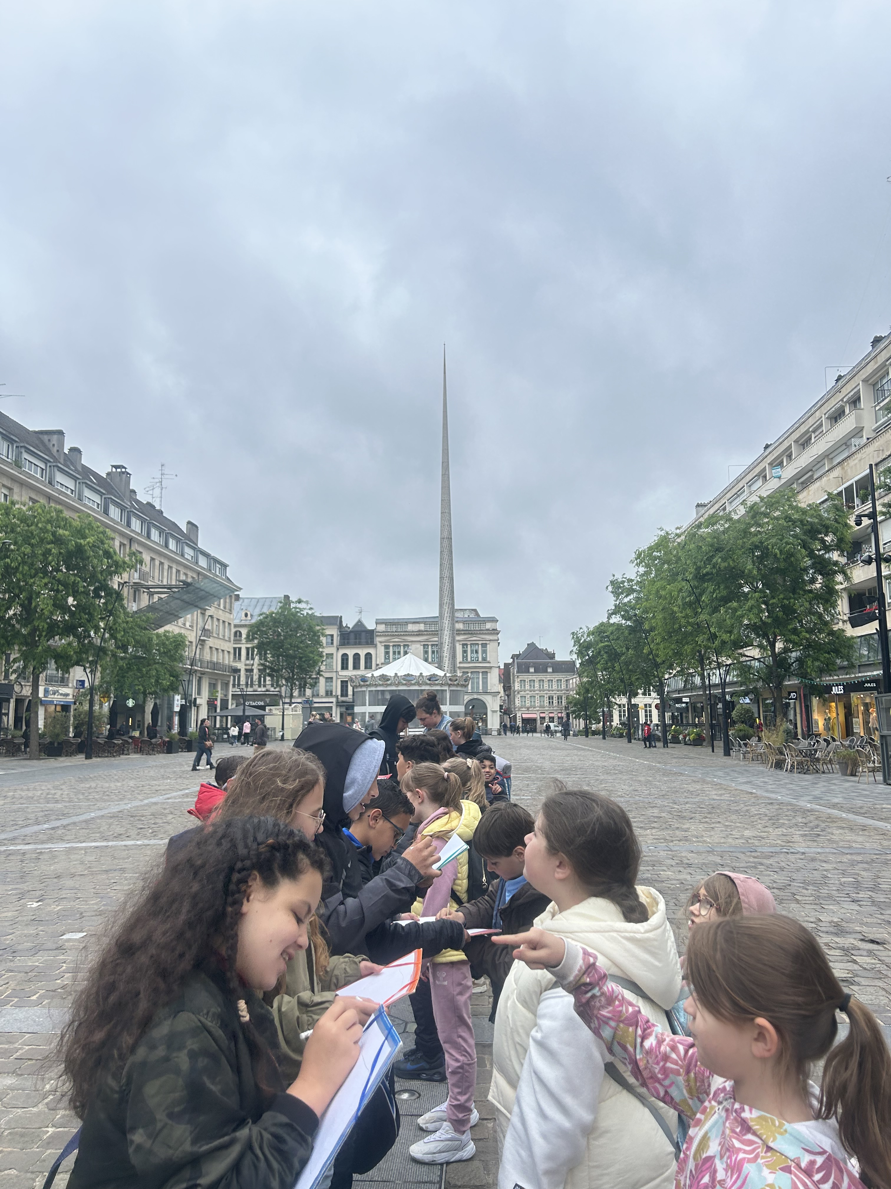 Jeu de pistes - Place d'ARMES
