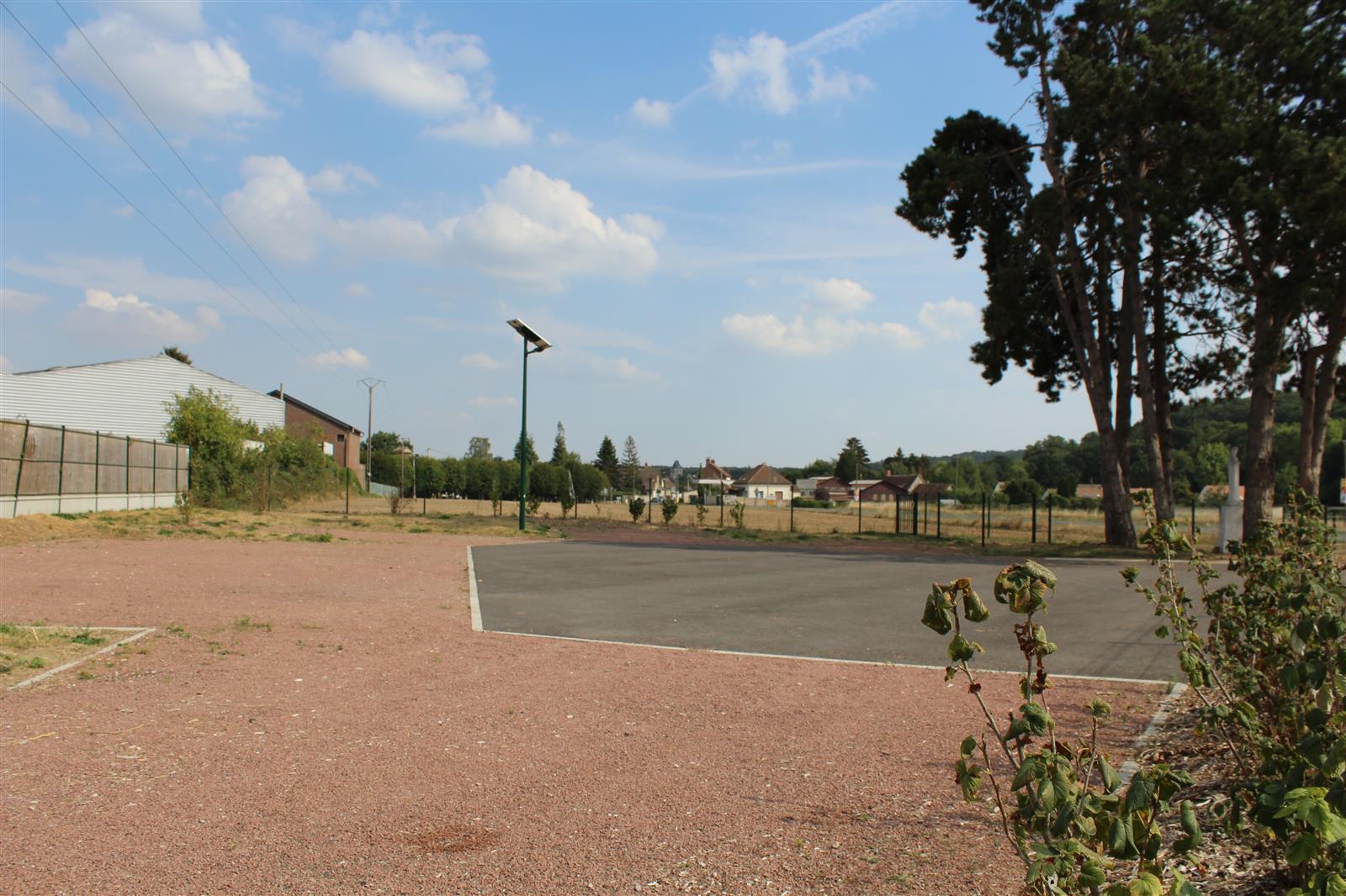 Aire de camping car de la neuville en Hez (3)