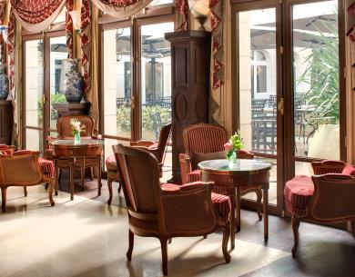 Lounge Bar