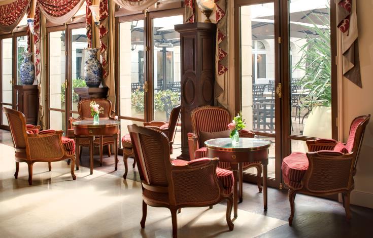 Lounge Bar