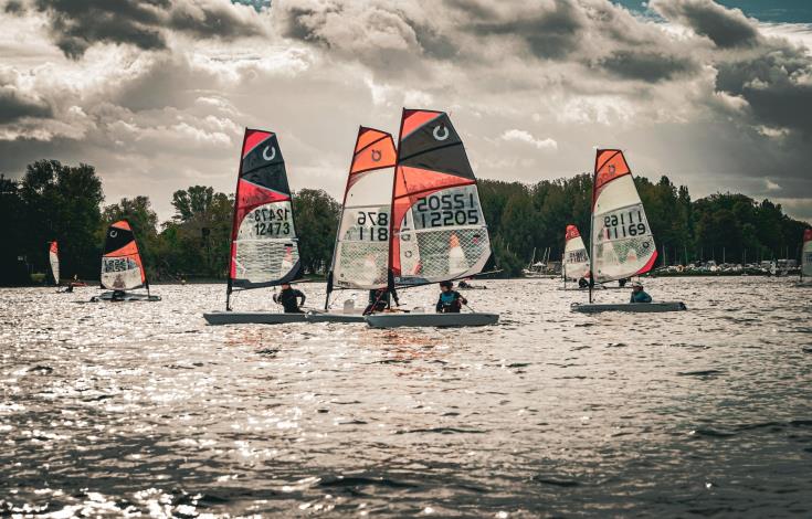 Cours de voile à la base nautique de Saint-Leu-d'Esserent