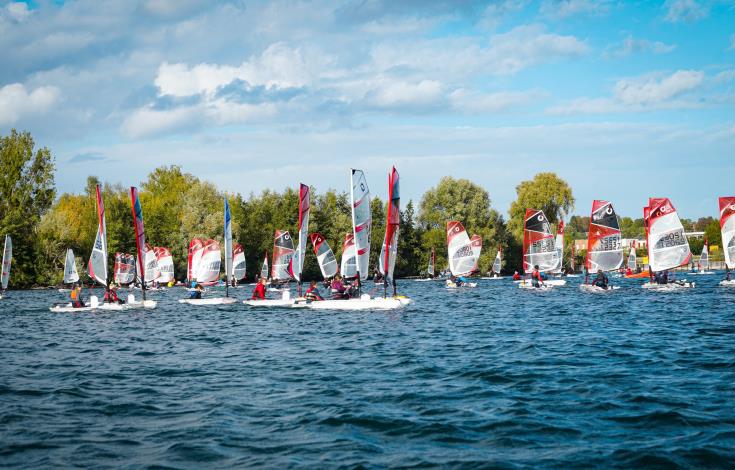 Cours de voile à la base nautique de Saint-Leu-d'Esserent