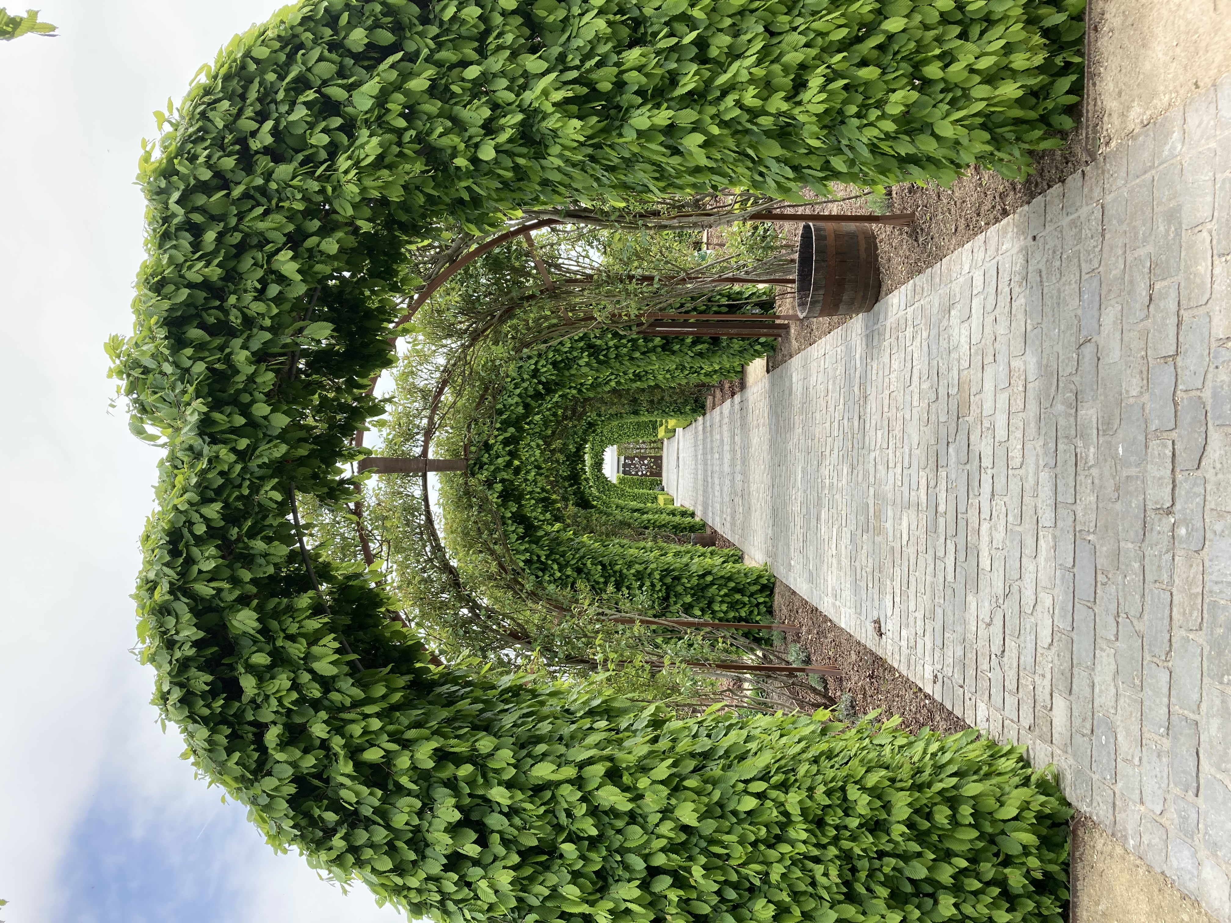 Jardin d'inspiration médiévale de la Maladrerie Saint-Lazare