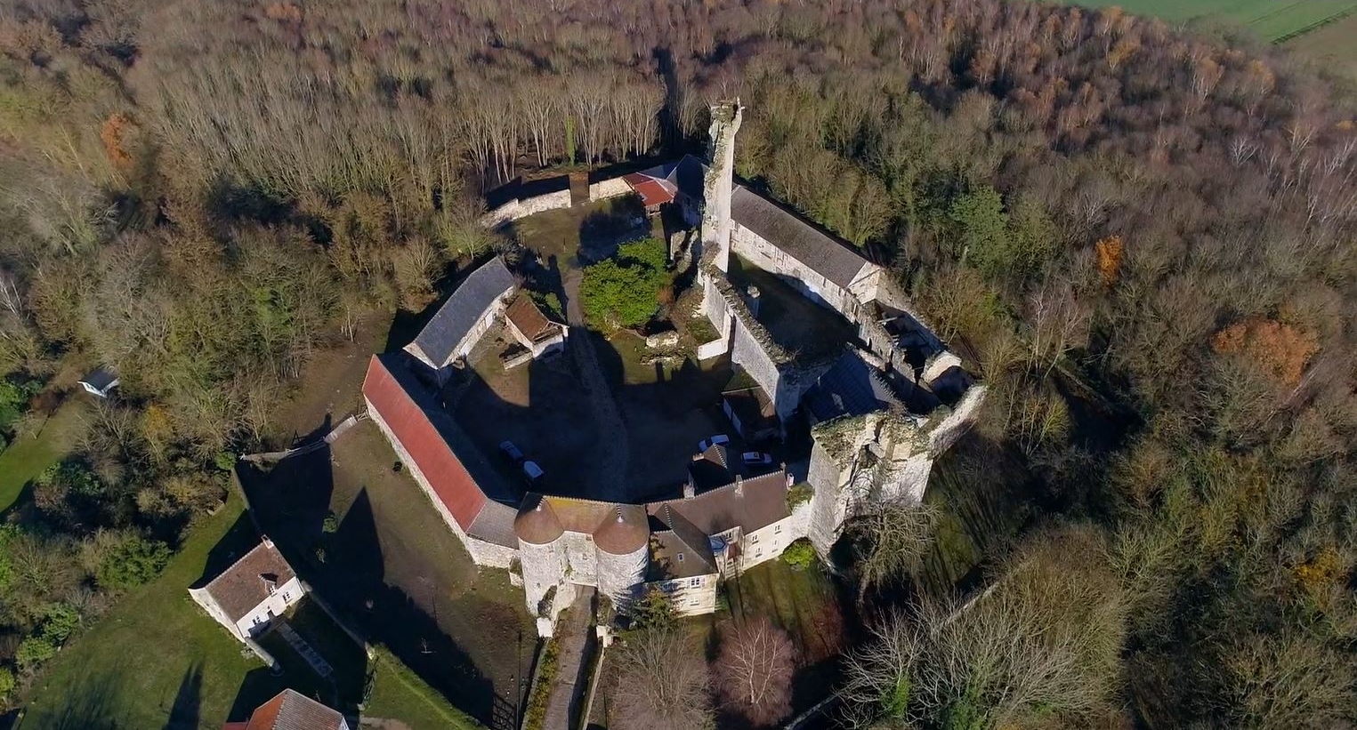 Chateau vu par drone2