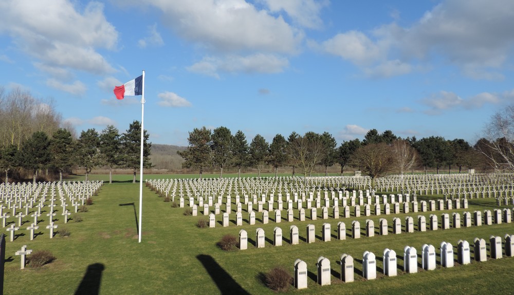 Cimetiere militaire Bois Robert Ambleny