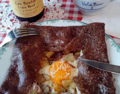 Crêpe salée Tri-Martolod © Robiquet Pascal