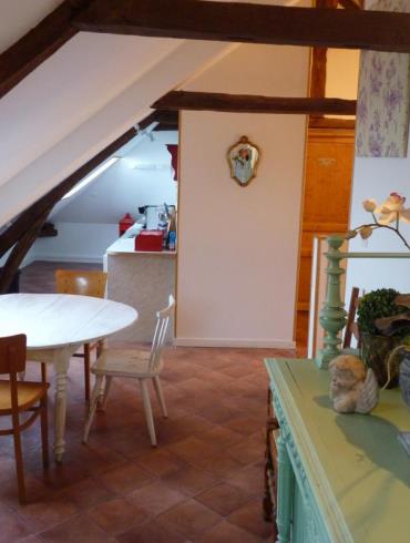 CREVECOEUR-LE-GRAND La cour d'honneur du château