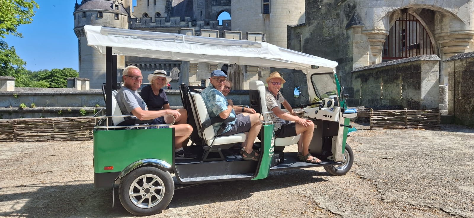 GREEN TUK Château