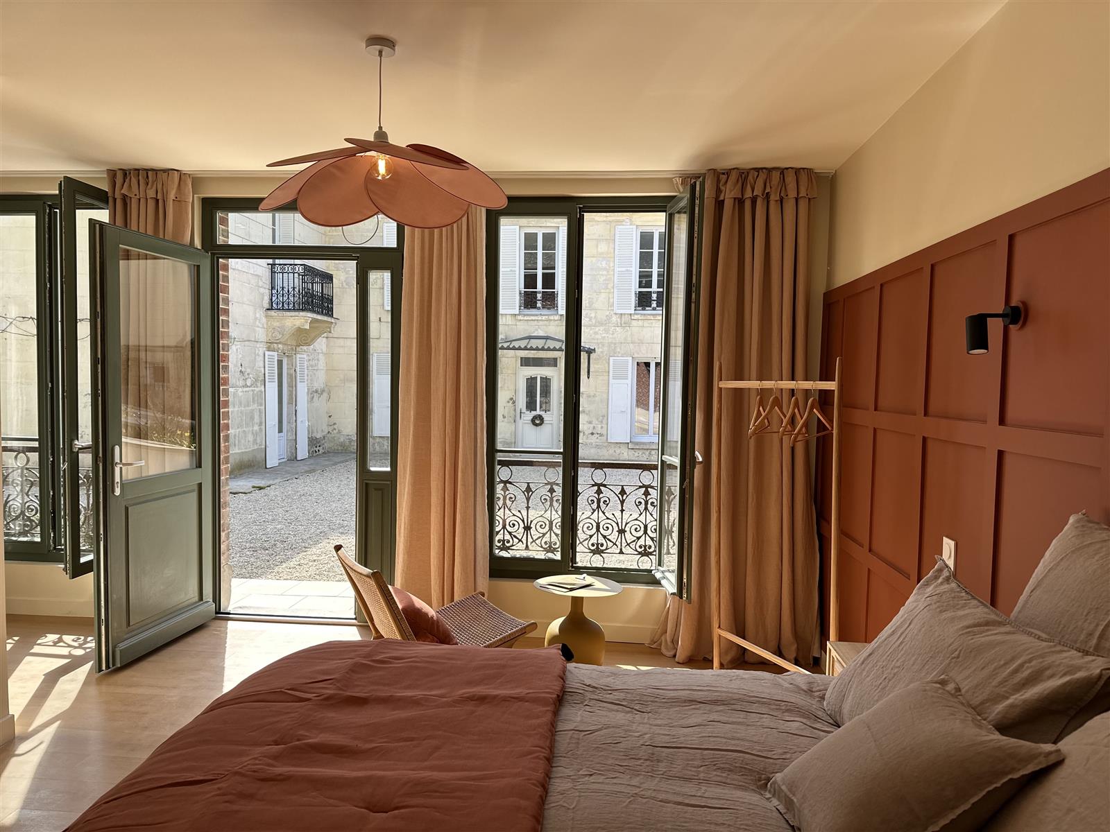 CHATEAU PRECY SARL