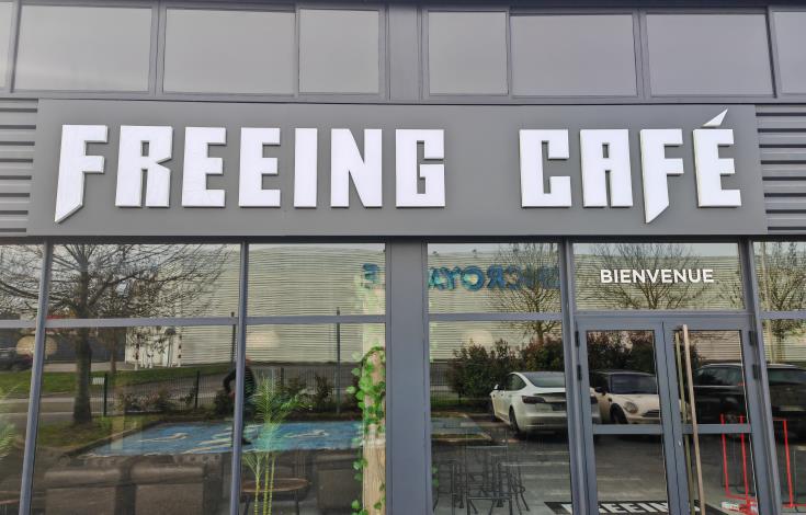 Freeing Café