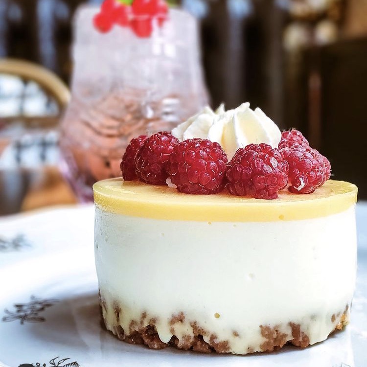 Cheesecake aux framboises fraîches