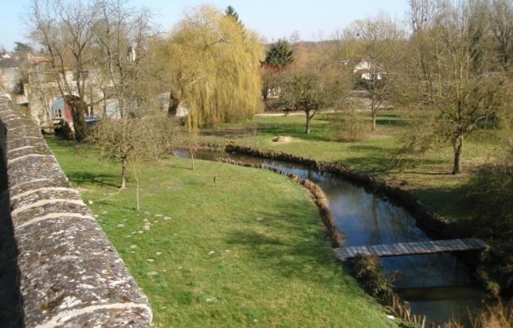 La Nonette vue du Rempart médiéval