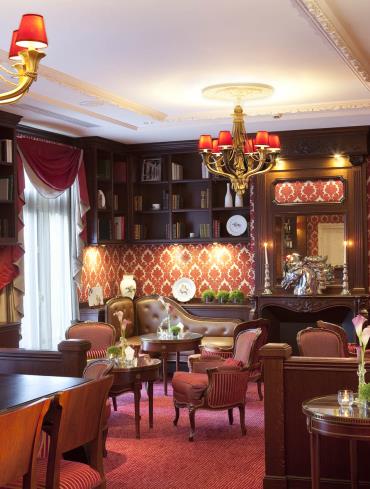 Lounge Bar