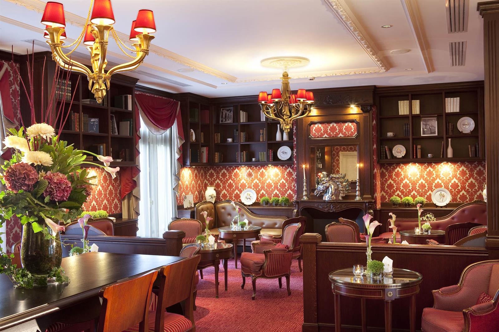 Lounge Bar