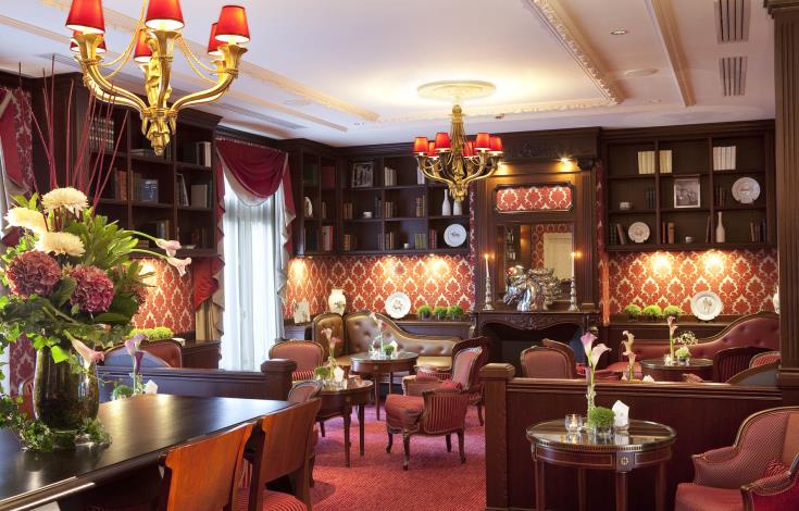 Lounge Bar