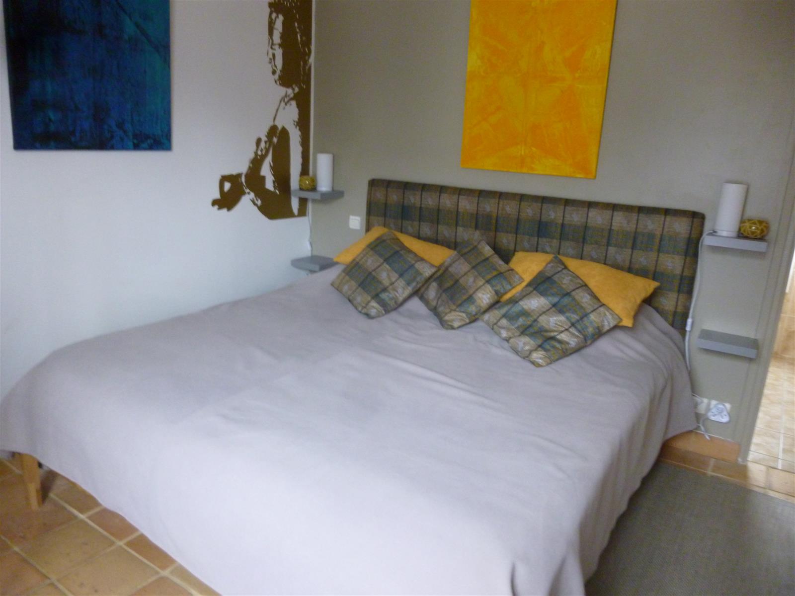 chambre RDC lit king size