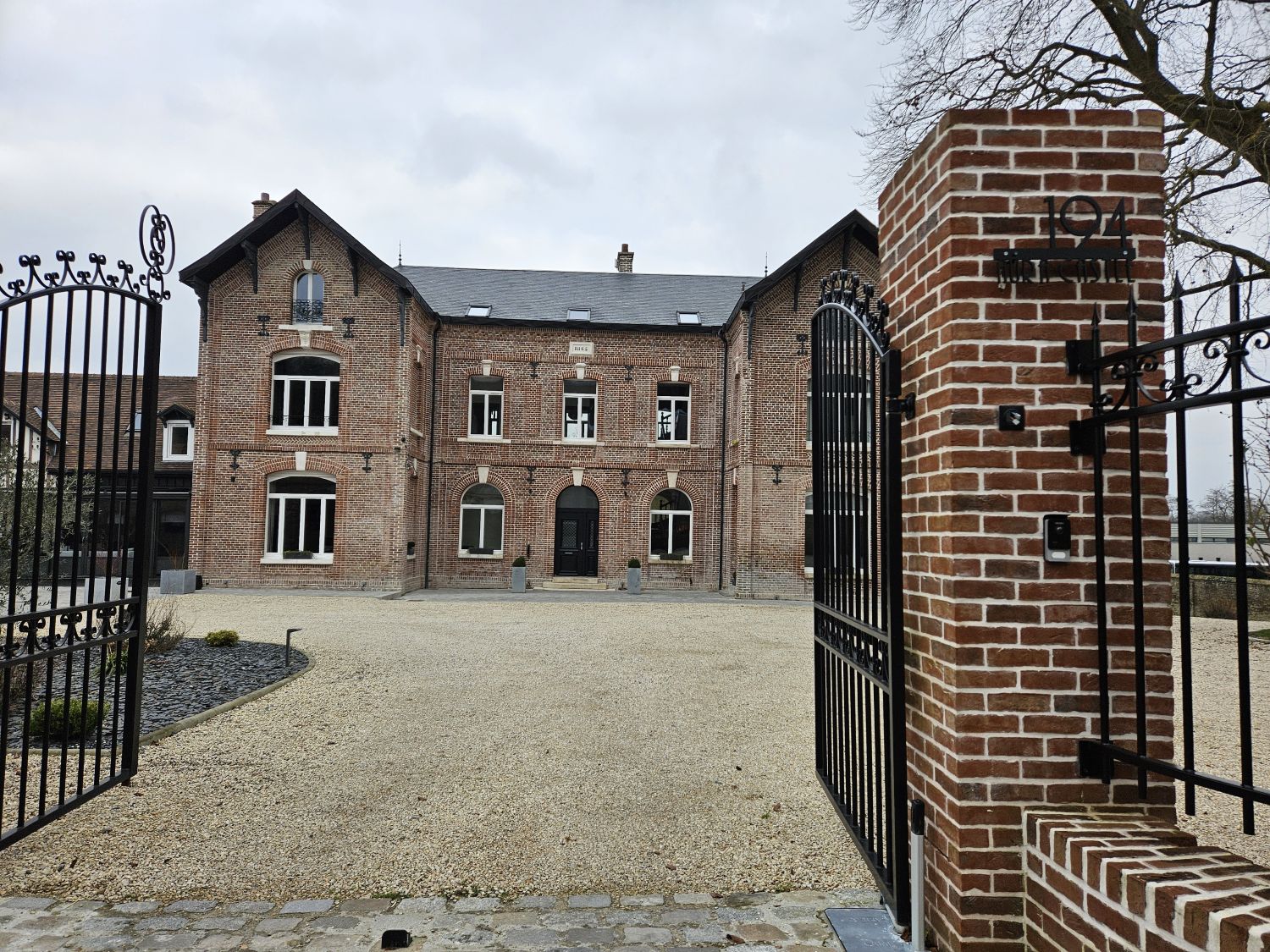 Aura Castle