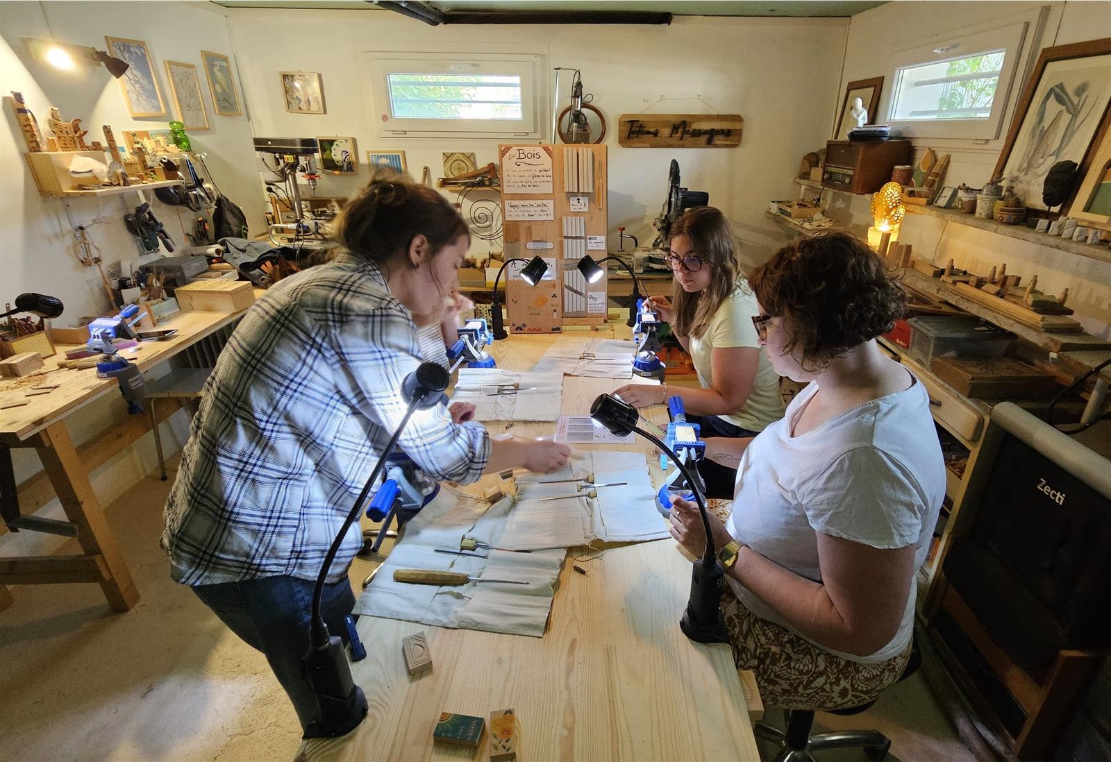 Totems_Messager_atelier18'