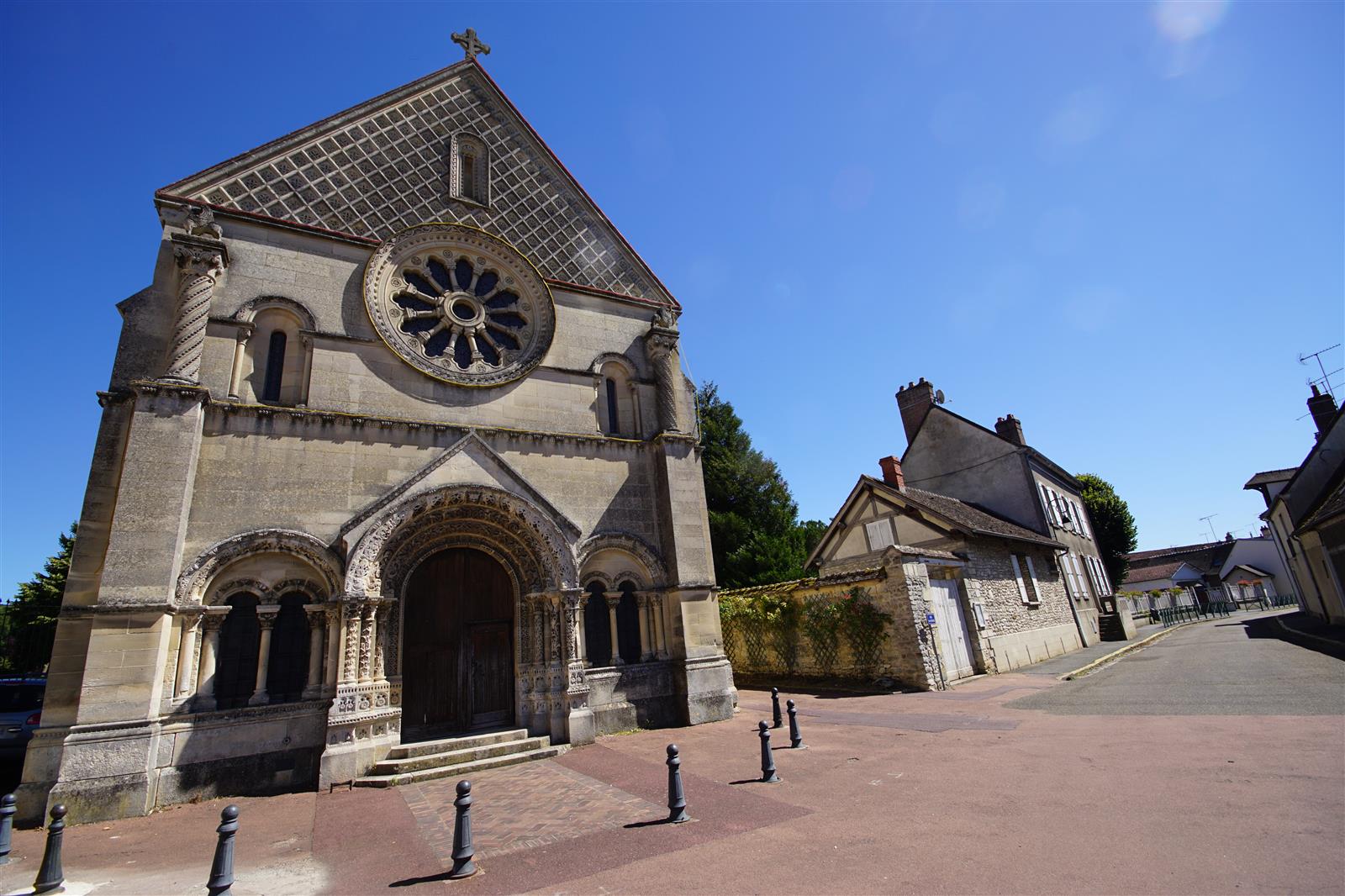 Trie-Château - église