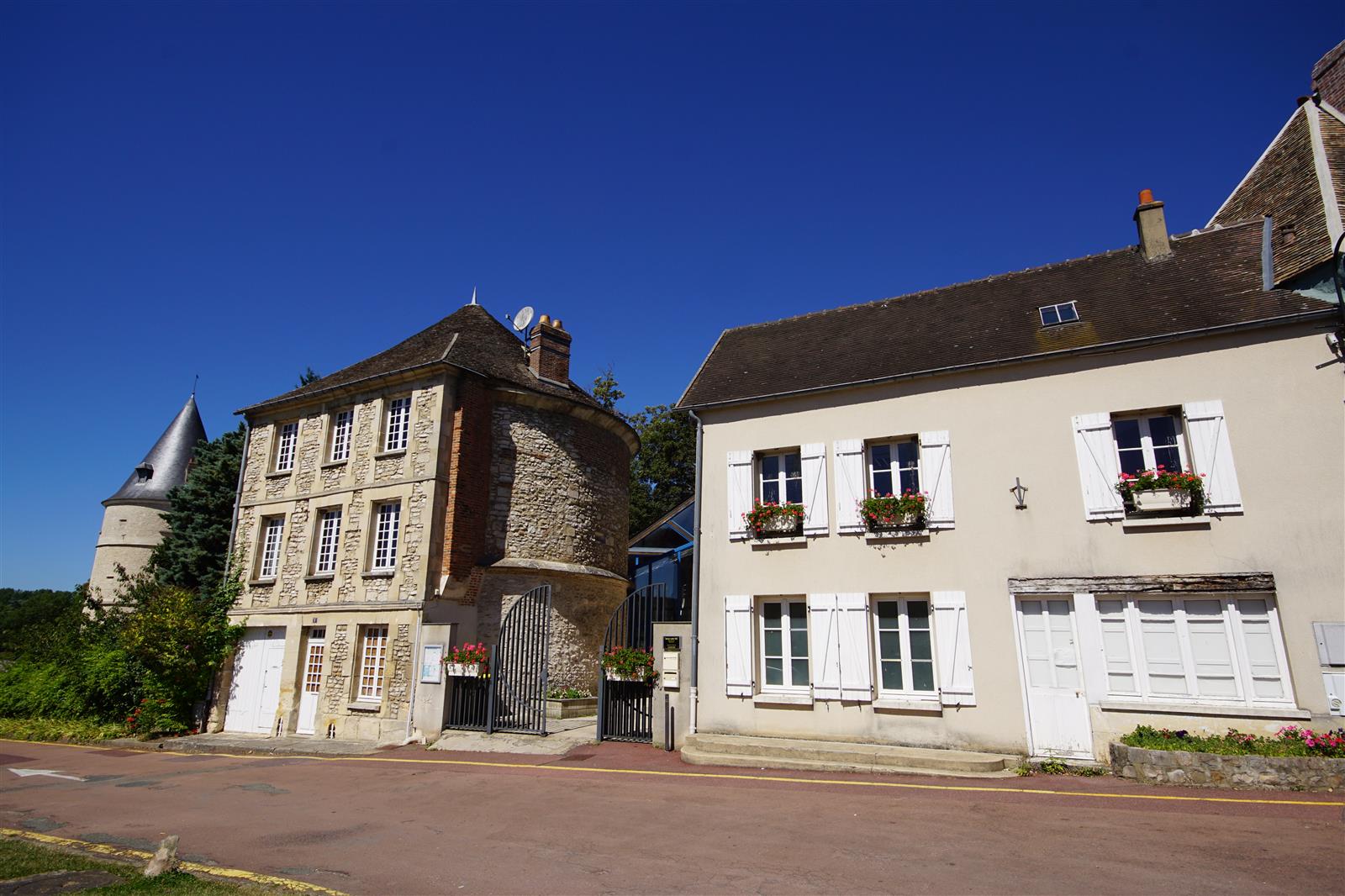 Trie-Château - église