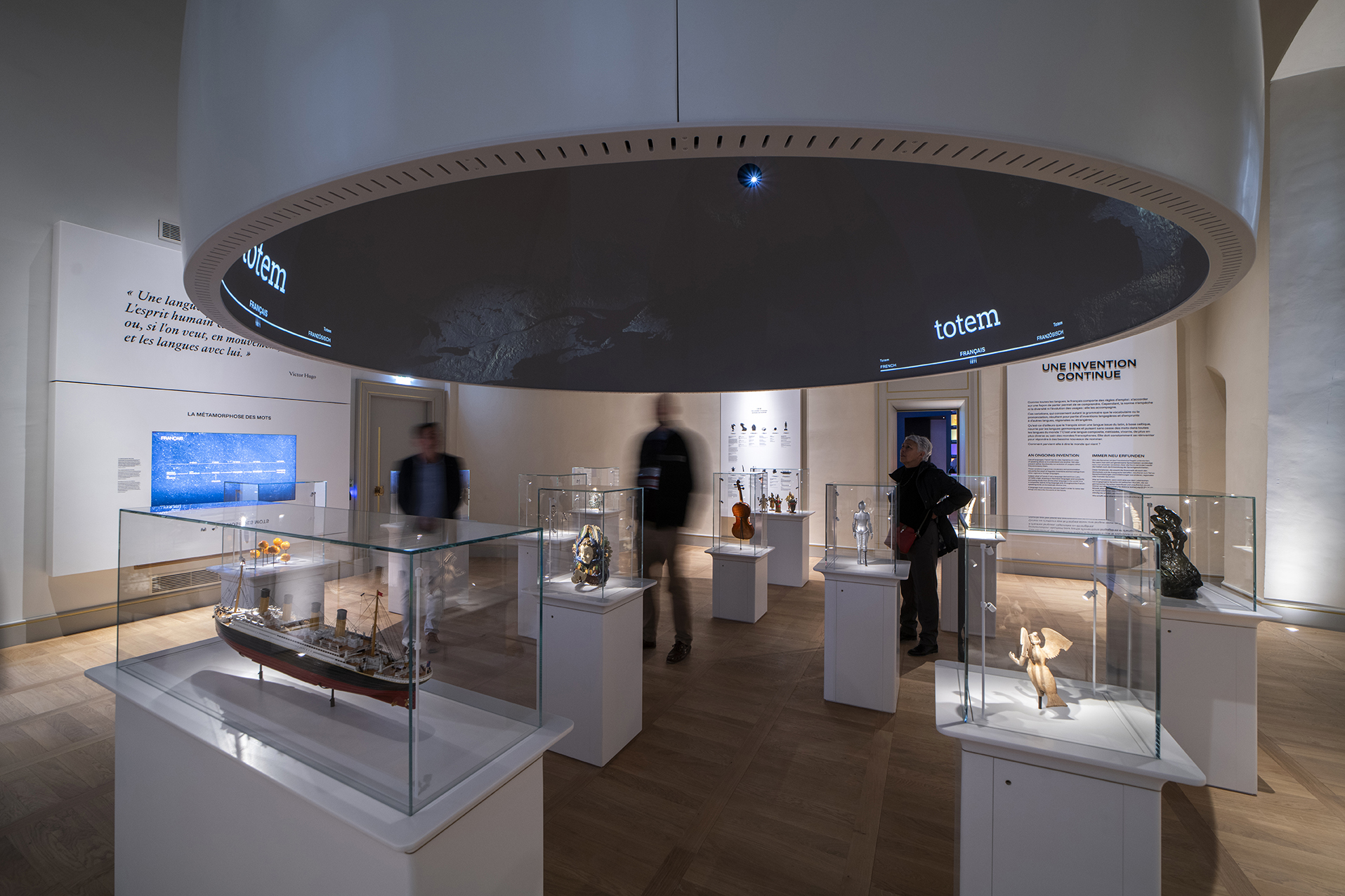 Visite dans le parcours permanent de la Cité