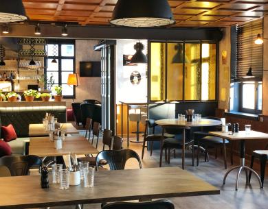 Salle et banquettes