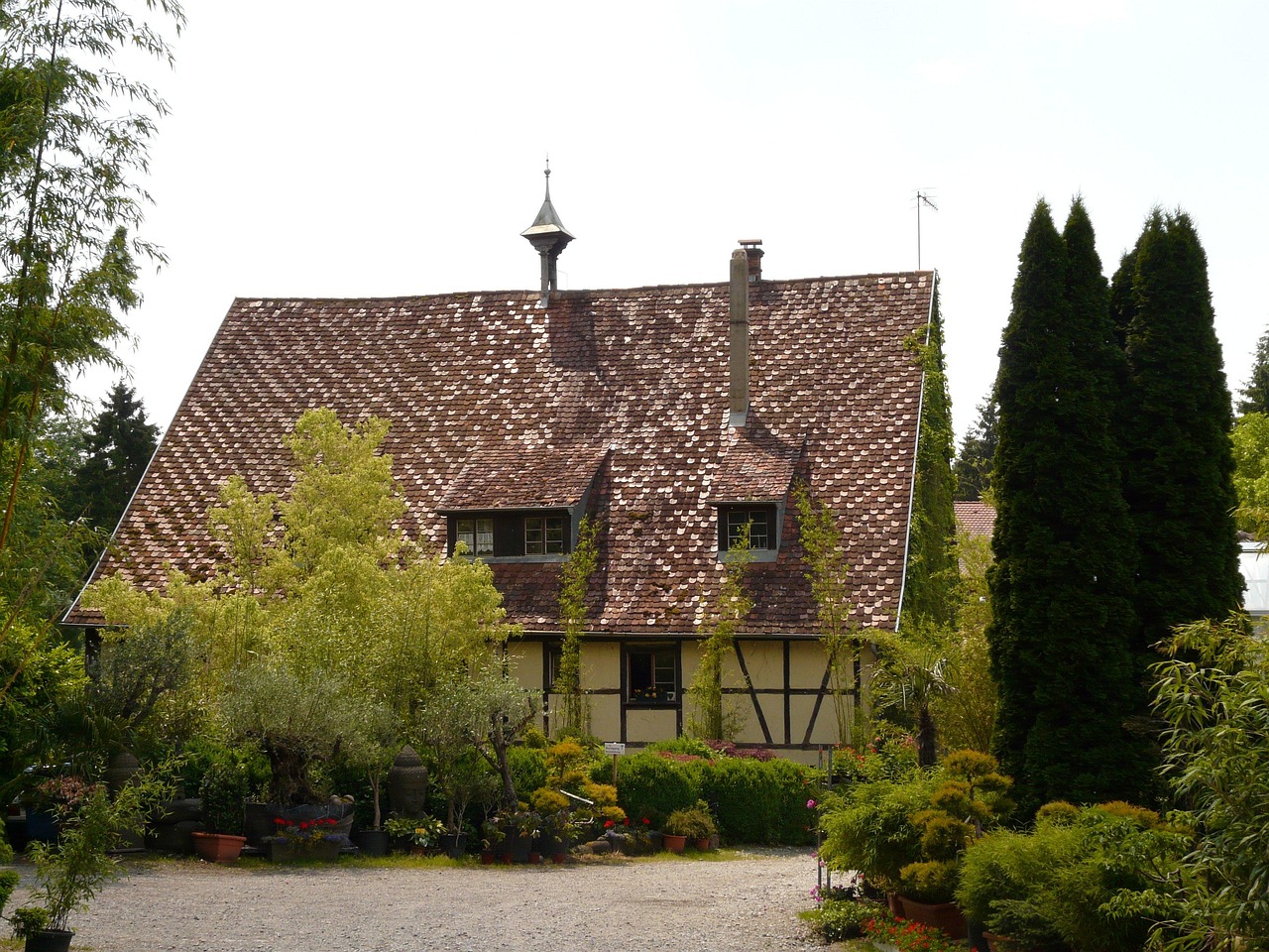 hans-house-5067_1280