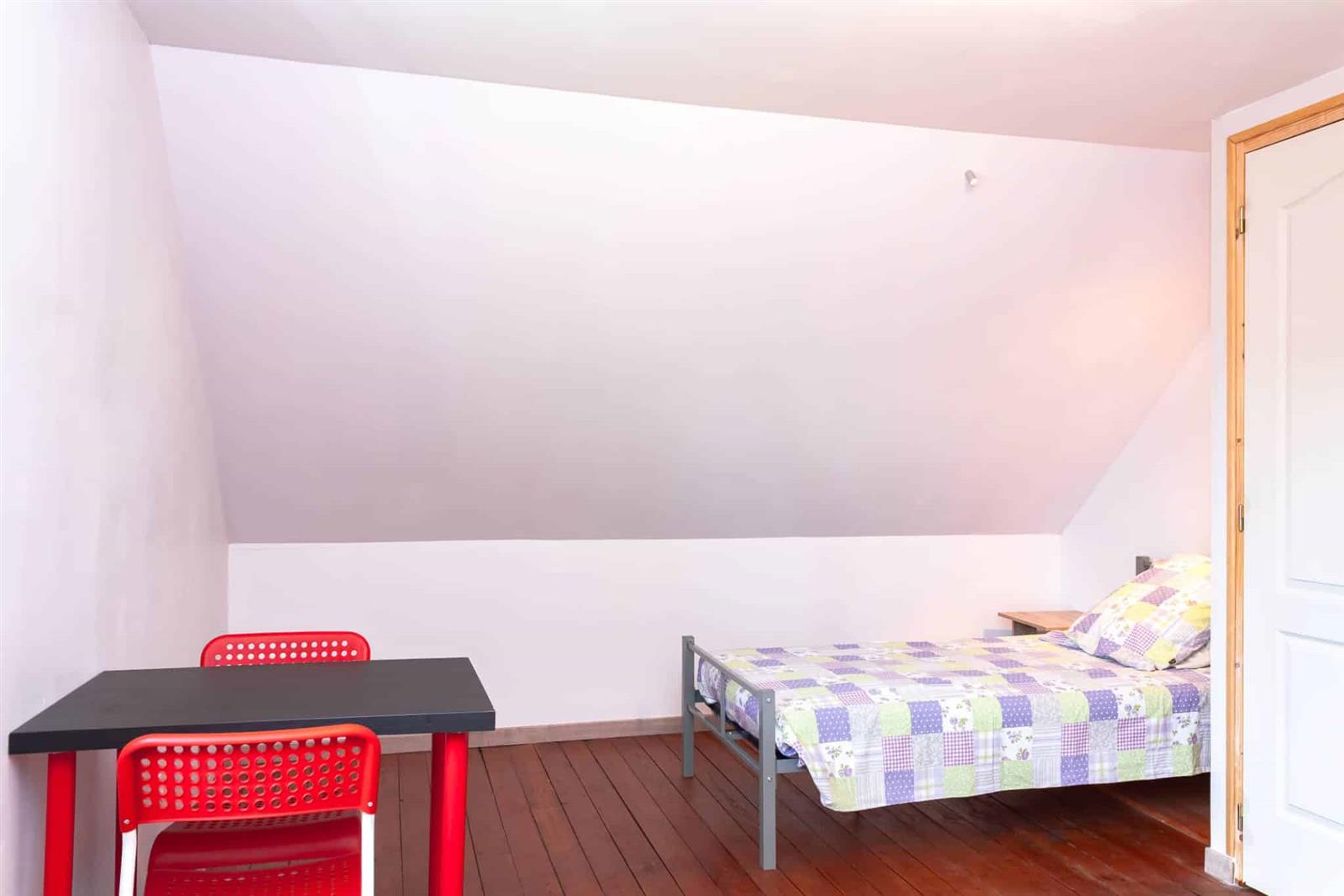 maisonvillagesalency-chambre-1-1