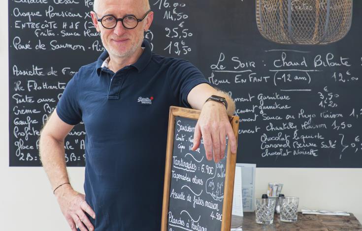 photo Anne-Sophie FLAMENT,La Buvette, bistrot de pays, Saint Maximin, Arnaud Martle-2371-Avec accentuation-Bruit