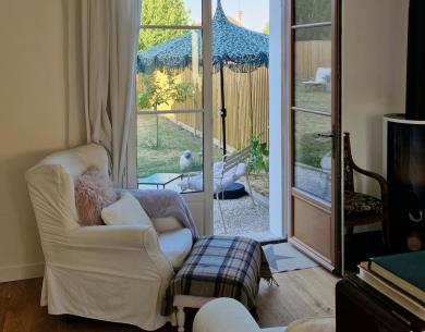 Chez Claire Senlis
